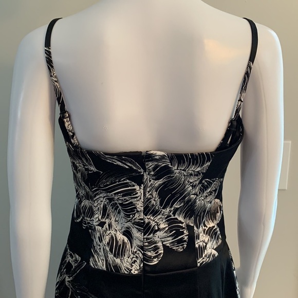 White House Black Markey strapless or spaghetti straps, size 4 removable straps - Picture 5 of 8